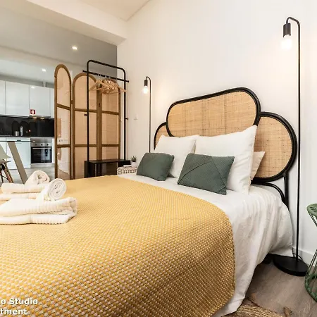 Akisol Yellow Apartment Faro