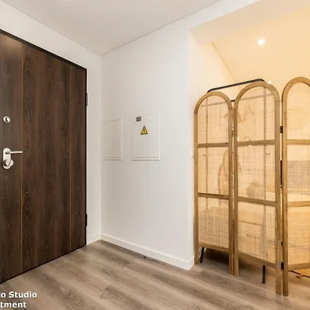 Akisol Yellow Apartment